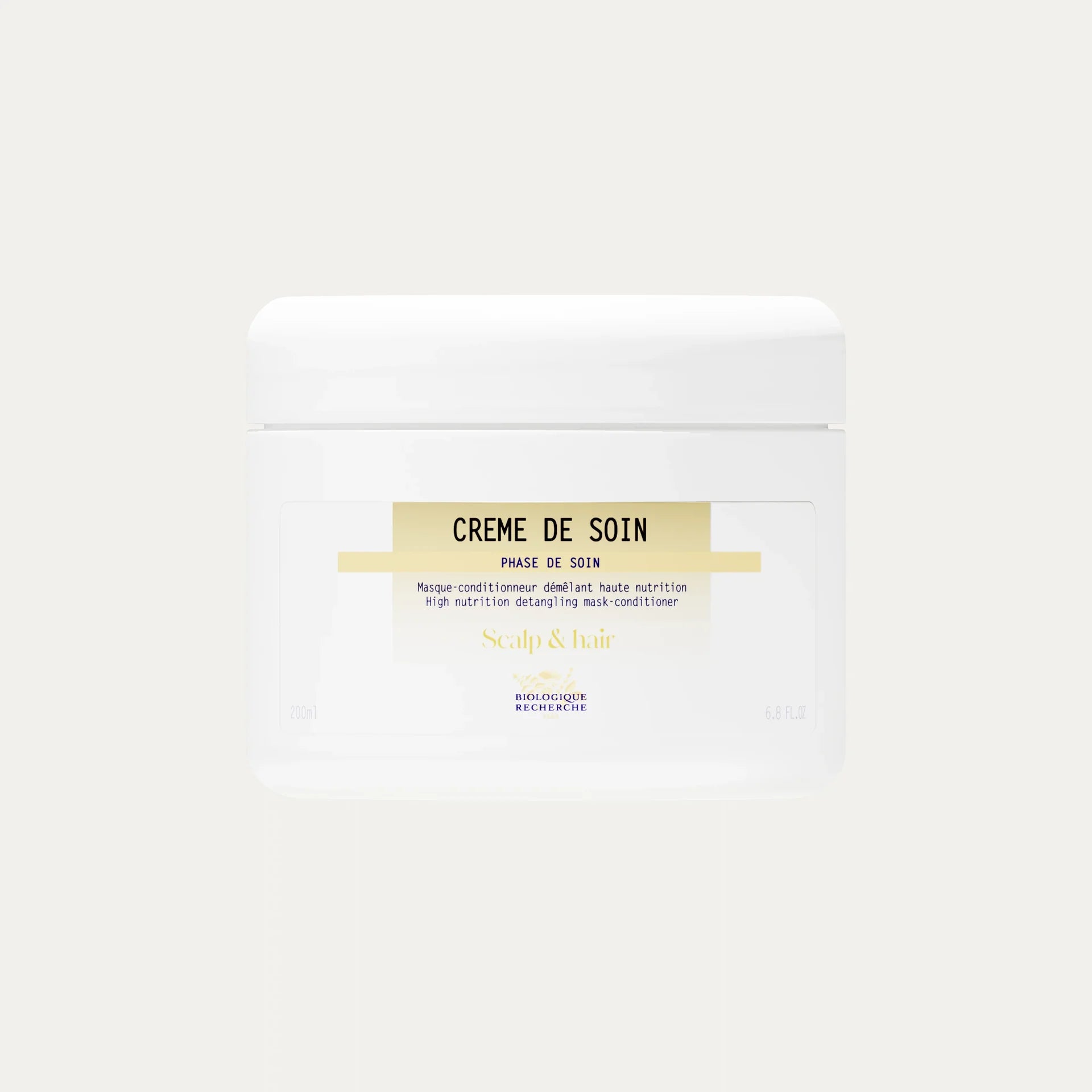 Crème de Soin offers optimum performance, combining the nourishing, repairing action of a hair mask with the detangling action of a conditioner. This comprehensive treatment coats the hair fiber to strengthen hair, smooth cuticles and reseal ends. The hair texture is transformed and shine is visibly enhanced.