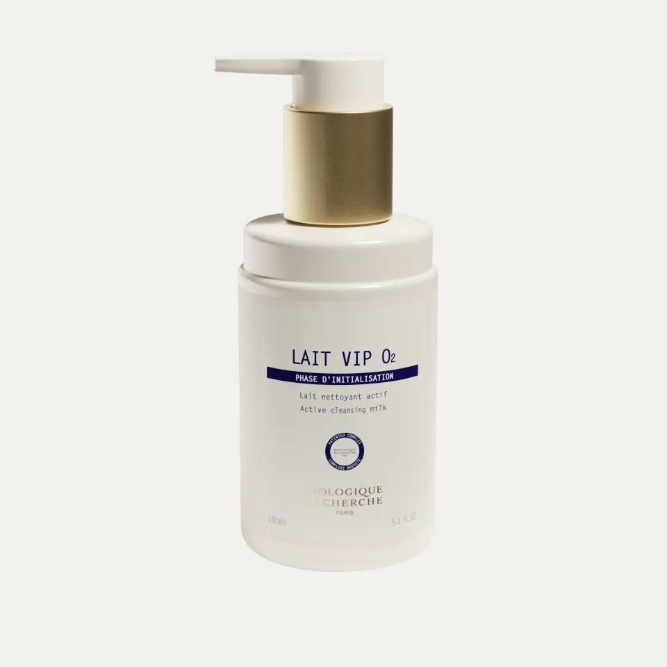 Biologique Recherche Lait VIP O2 250ml oxygenating cleansing milk that gently removes makeup, impurities, and daily pollutants