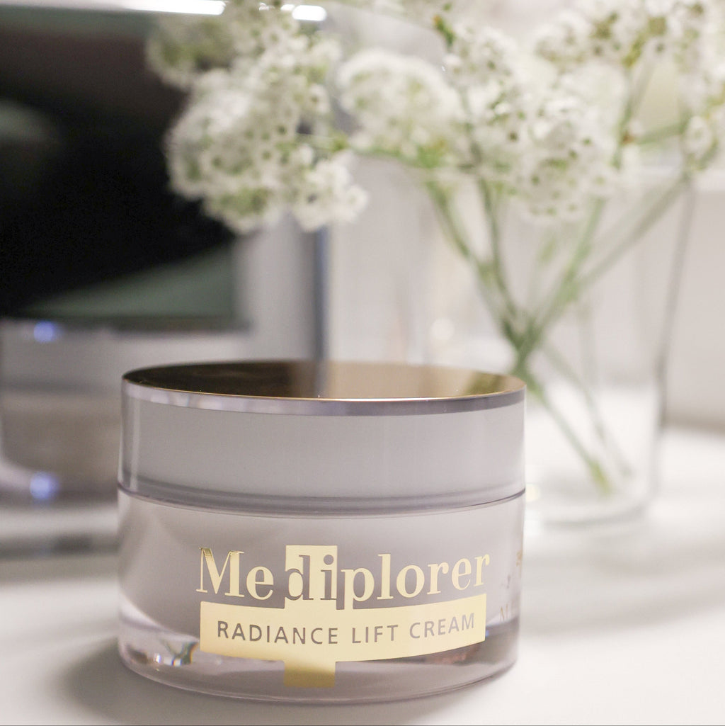 Mediplorer Radiance Lift Cream envelops your skin in rich, luxurious moisture - blending effortlessly to deliver long-lasting hydration, firmness, and an exceptional radiance.

Its powerful formula deeply nourishes and regenerates the skin, restoring pH balance, elasticity, and the skin's natural hydrolipidic barrier. Wrinkles are visibly softened, skin tone is evened out, and your complexion is left with a velvety, youthful radiance.
